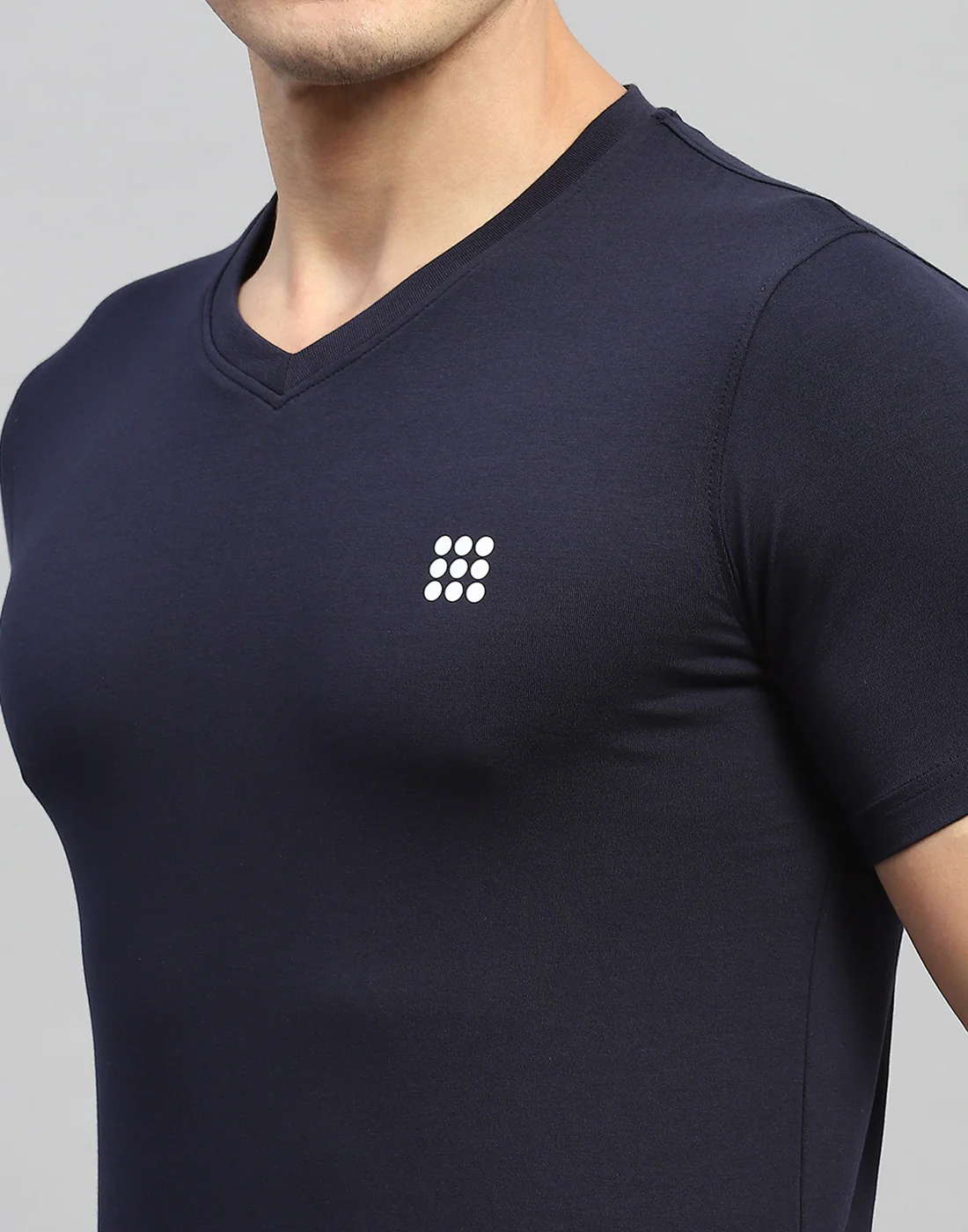 Rock.it Men Navy Blue Solid V Neck Half Sleeve T-Shirt - Image 6