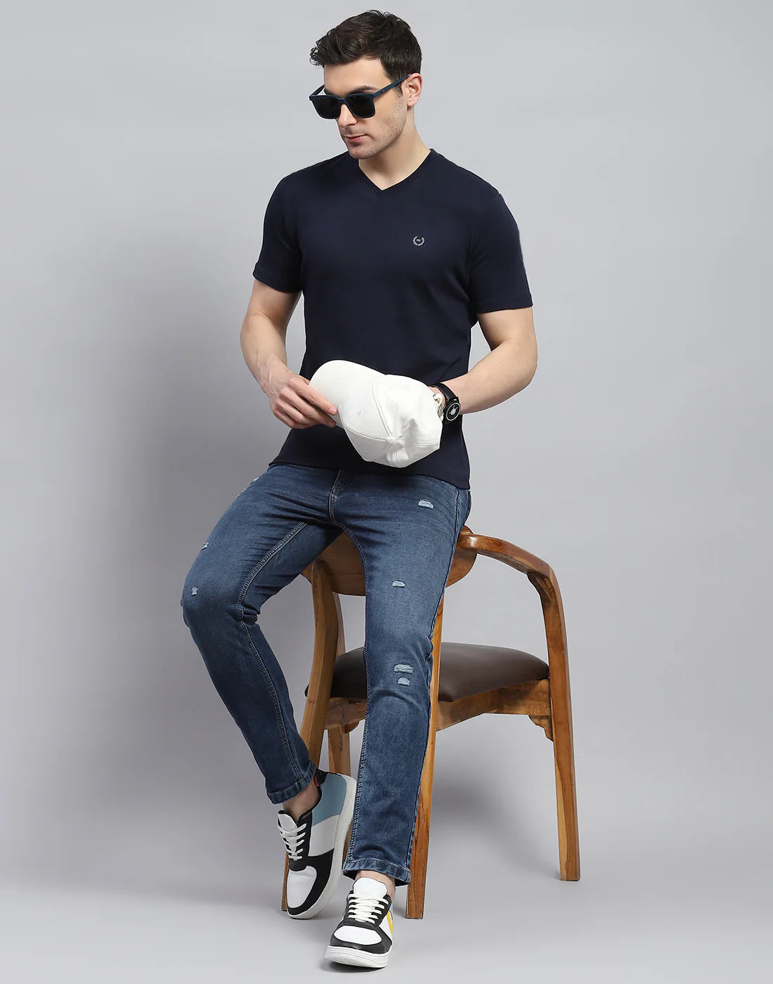 Men Navy Blue Solid V Neck Half Sleeve T-Shirt - Image 2