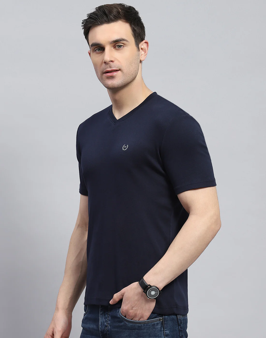 Men Navy Blue Solid V Neck Half Sleeve T-Shirt - Image 3