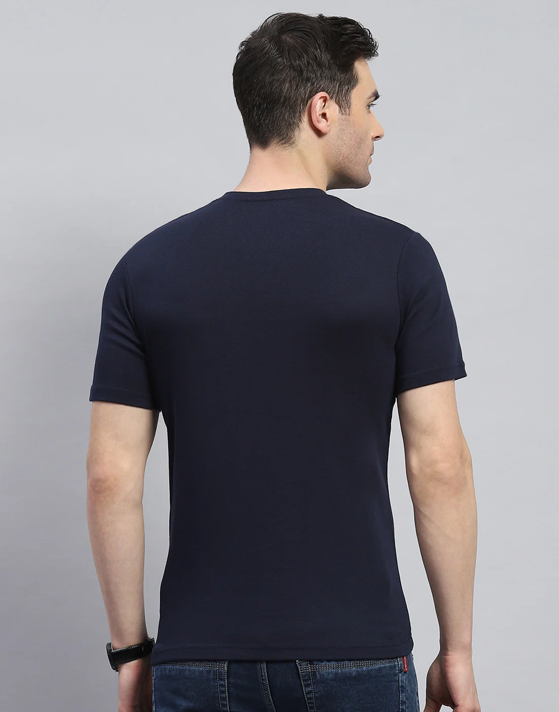 Men Navy Blue Solid V Neck Half Sleeve T-Shirt - Image 5