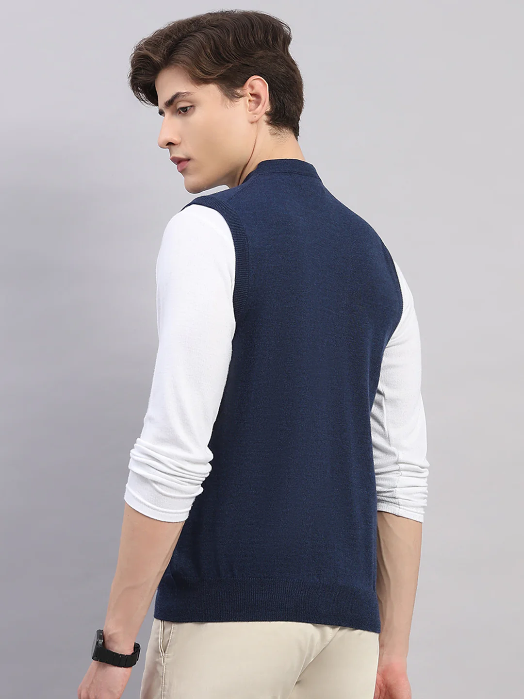 Men Navy Blue Solid V Neck Sleeveless Cardigan - Image 5