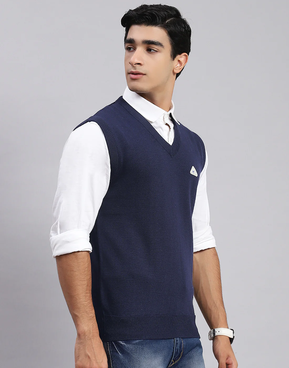 Men Navy Blue Solid V Neck Sleeveless Sweater - Image 4