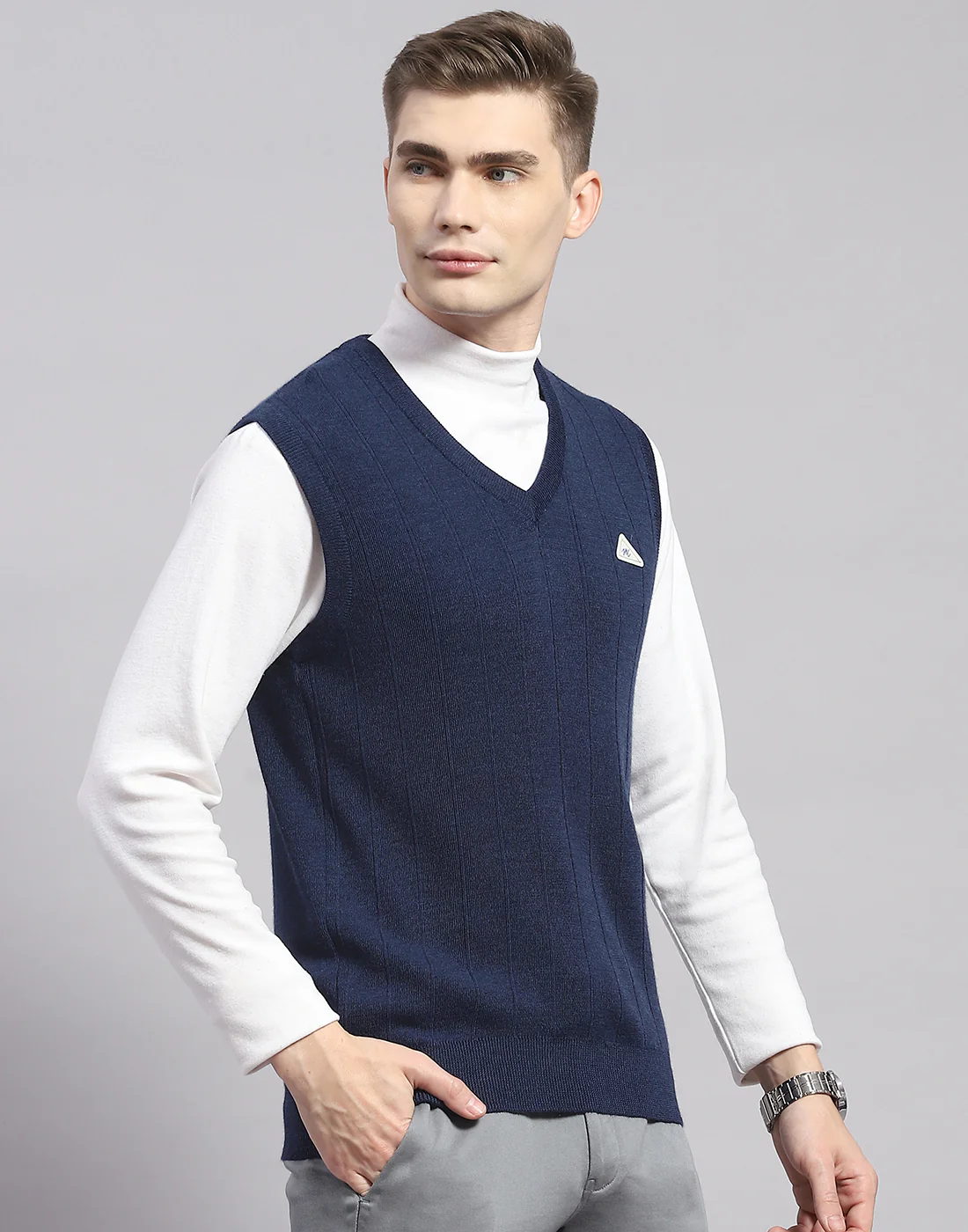 Men Navy Blue Solid V Neck Sleeveless Sweater - Image 4