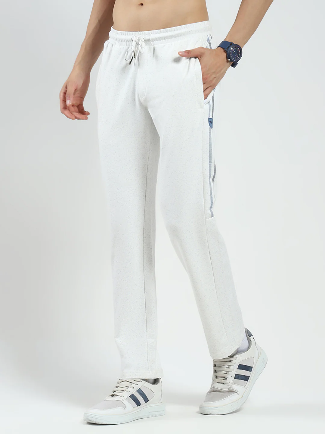 Men Off White & Blue Solid Regular Fit Lower - Image 3