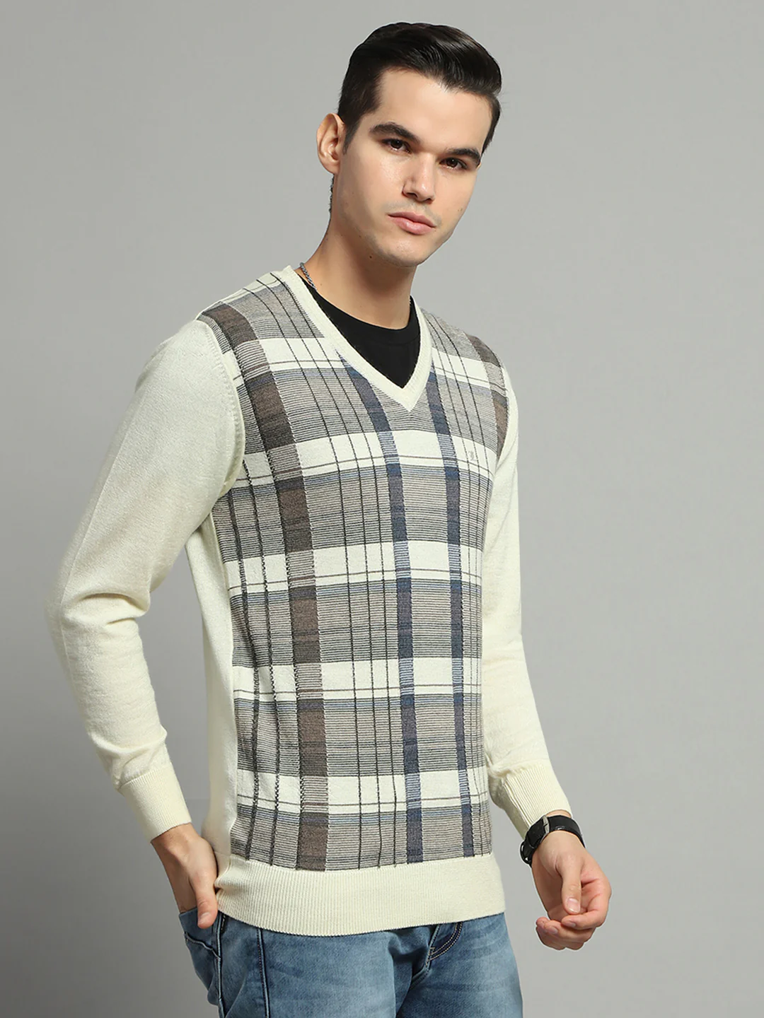 Luxuria Men Off White Check V Neck Full Sleeve Pullover - Image 4