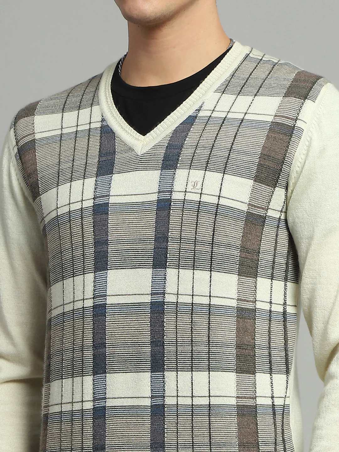 Luxuria Men Off White Check V Neck Full Sleeve Pullover - Image 7