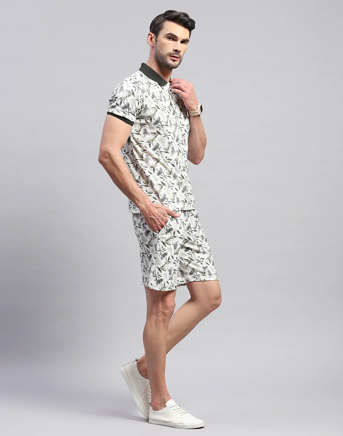 Men Off White Floral Print Polo Collar Half Sleeve Bermuda Set - Image 4