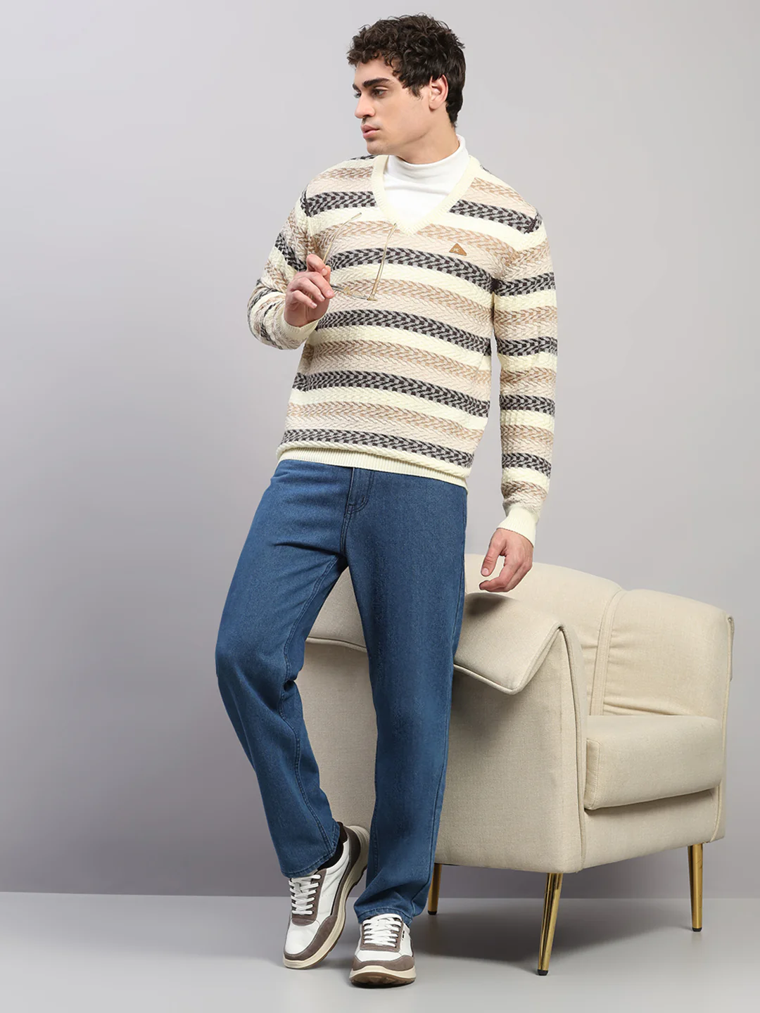 Men Off White Jaquard V Neck Full Sleeve Pullover - Image 2
