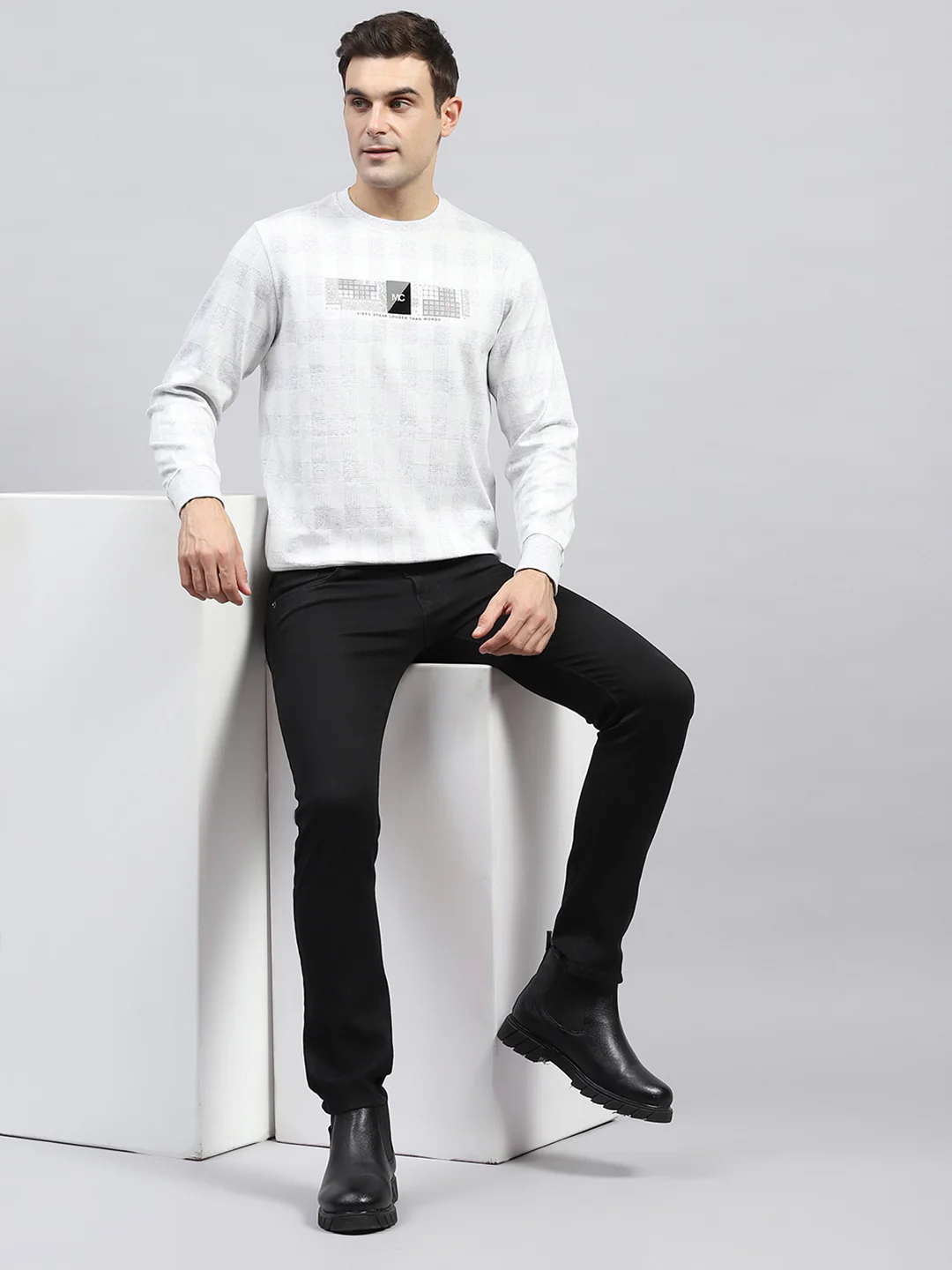 Men Off White Printed Round Neck Full Sleeve Winter T-Shirt - Image 2