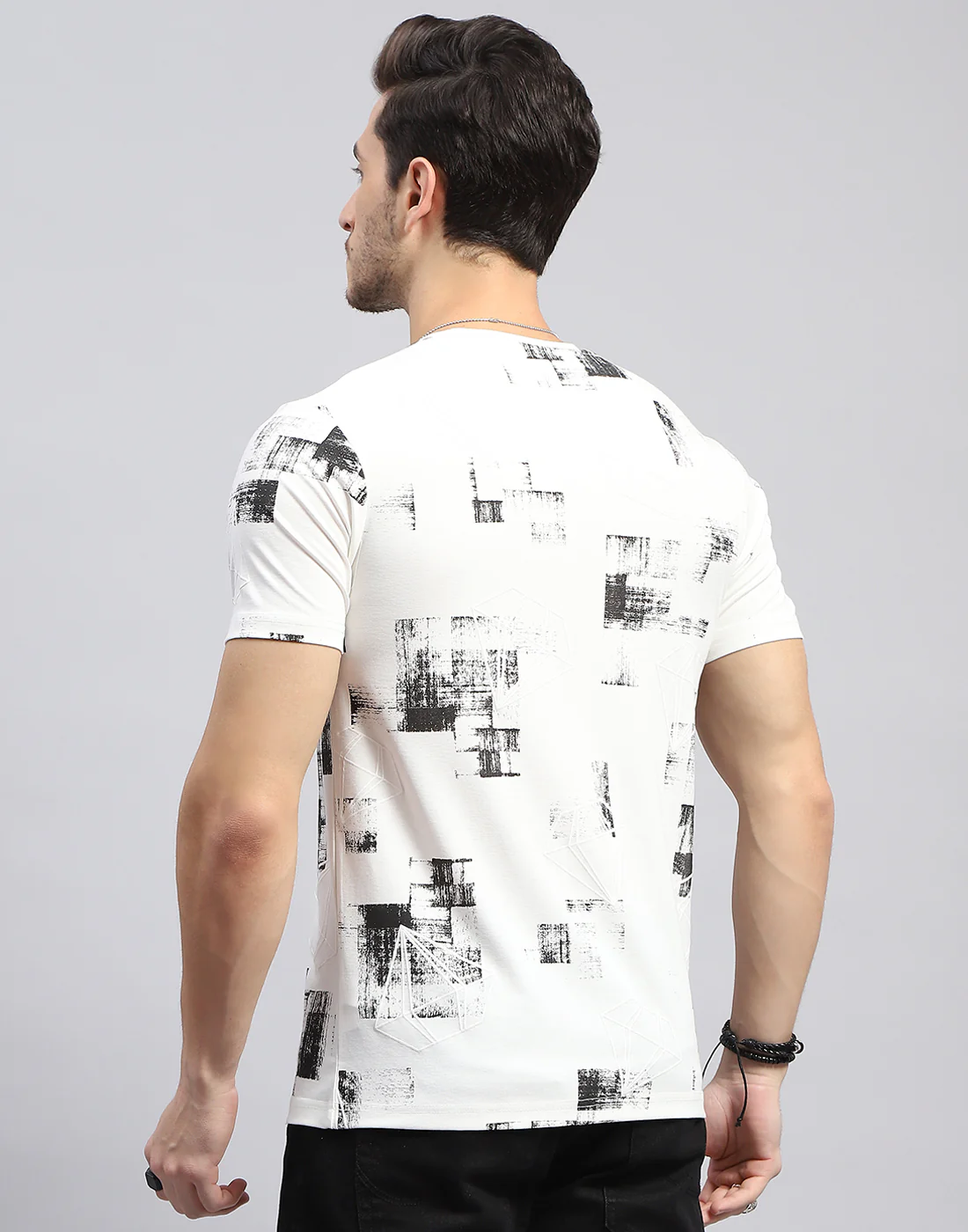 Men Off White Printed Round Neck Half Sleeve T-Shirt - Image 5