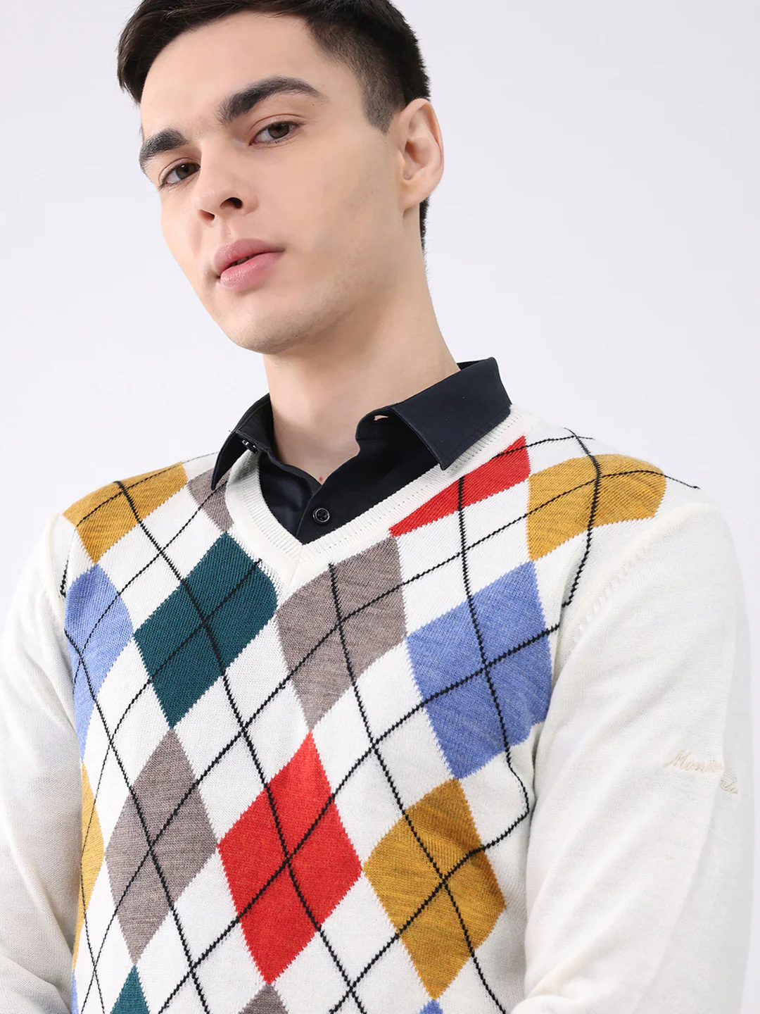 Men Off White Self Design V Neck Full Sleeve Pullover - Image 7