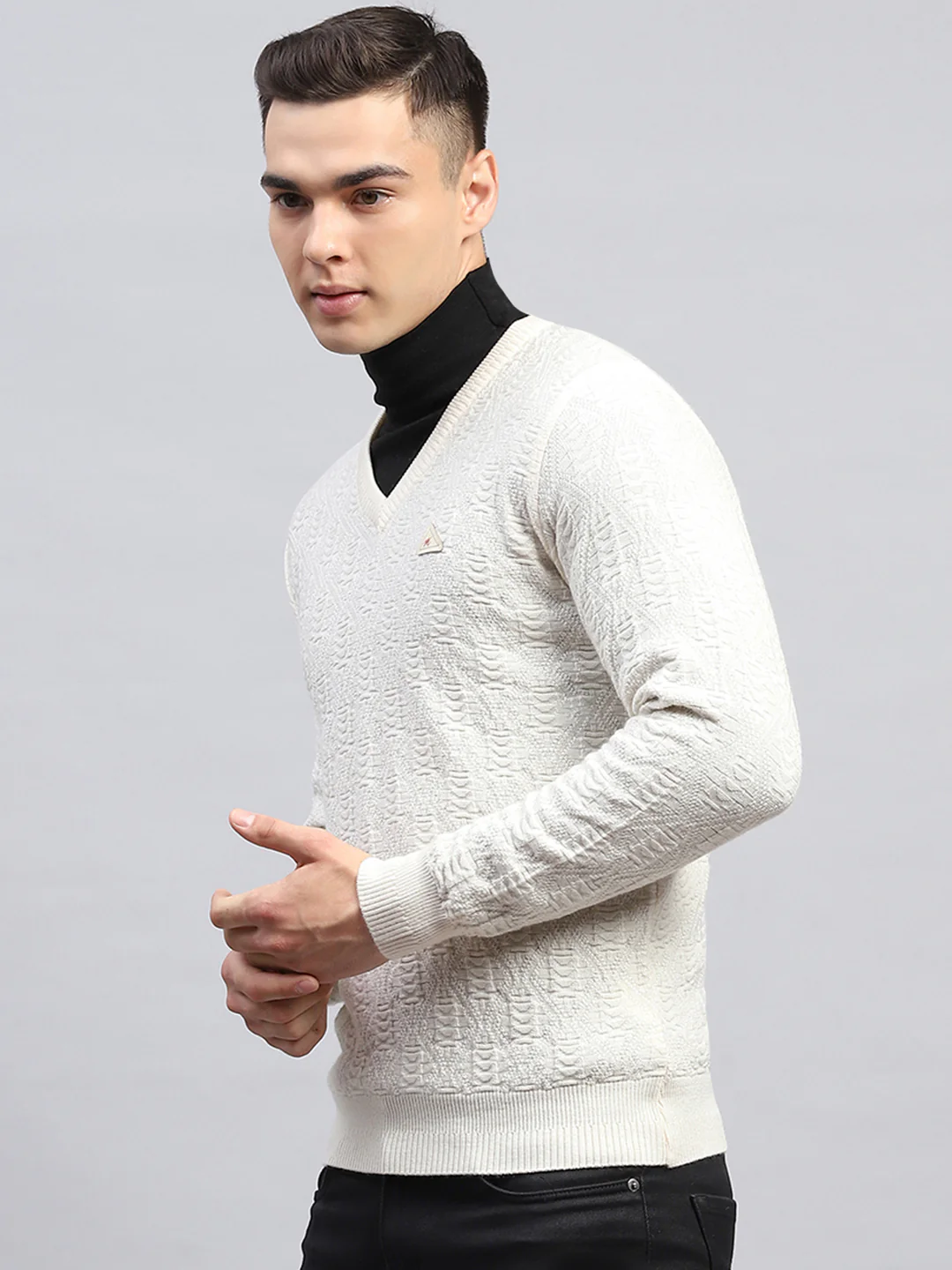 Men Off White Self Design V Neck Full Sleeve Pullover - Image 3