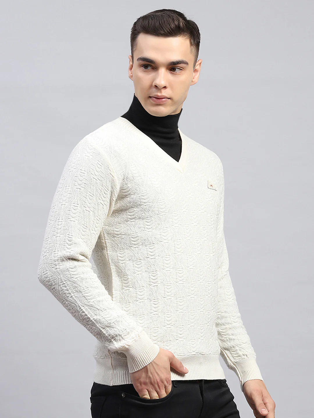 Men Off White Self Design V Neck Full Sleeve Pullover - Image 4