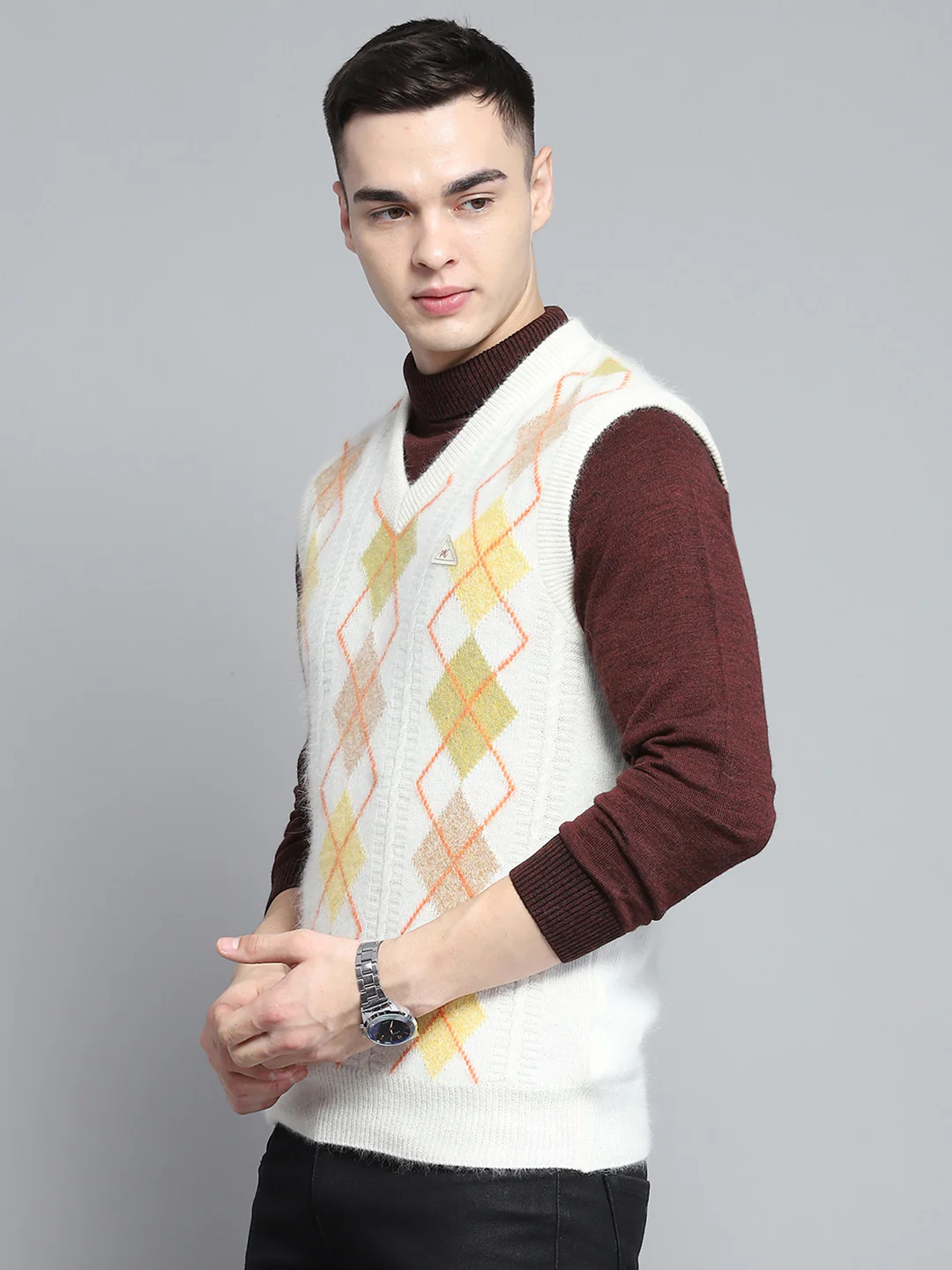 Men Off White Self Design V Neck Sleeveless Sweater - Image 3