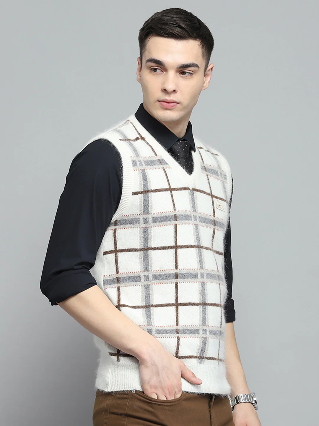 Men Off White Self Design V Neck Sleeveless Sweater - Image 4