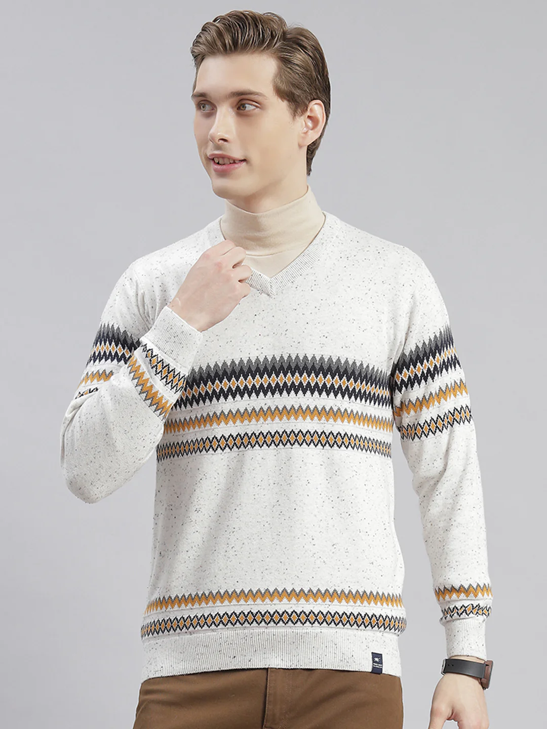 Men Off White Self Design V Neck Full Sleeve Sweaters/Pullovers - Image 2