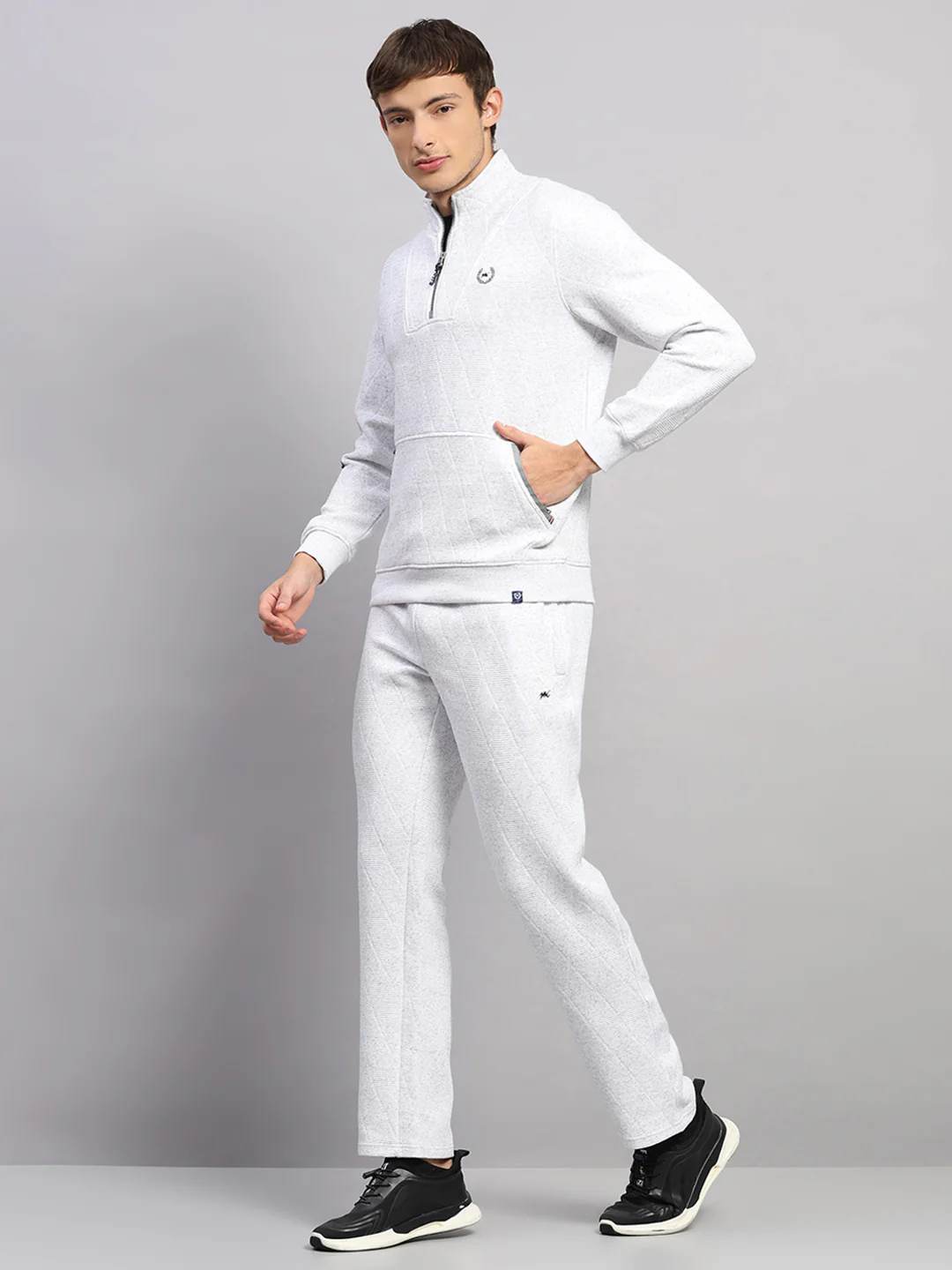 Men Off White Solid Collar Full Sleeve Winter Tracksuit - Image 3