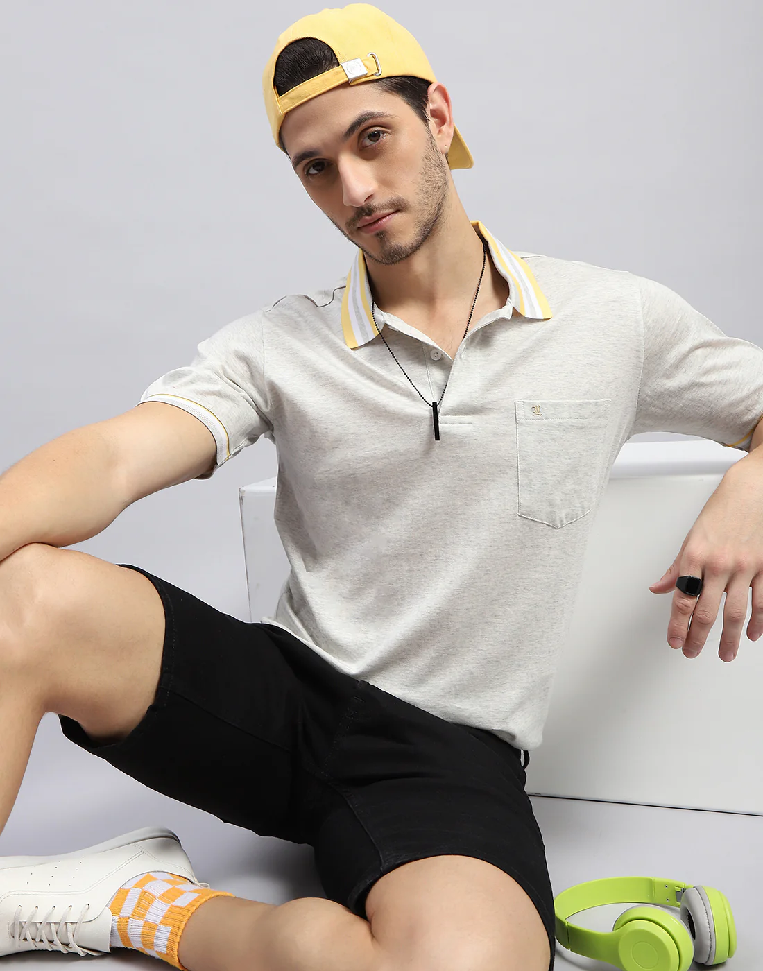 Men Off White Solid Polo Collar Half Sleeve T-Shirt - Image 6