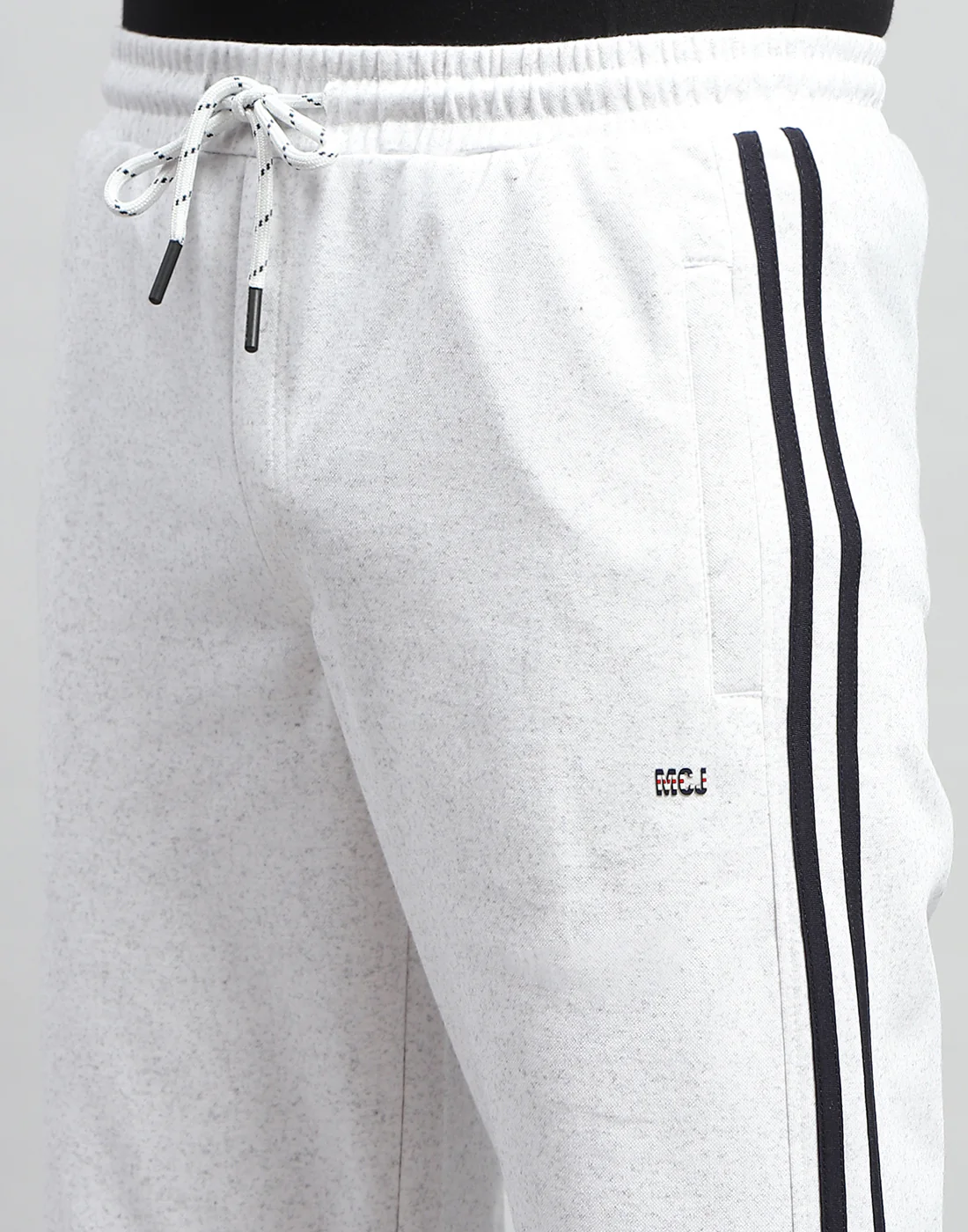 Men Off White Solid Regular Fit Lower - Image 6