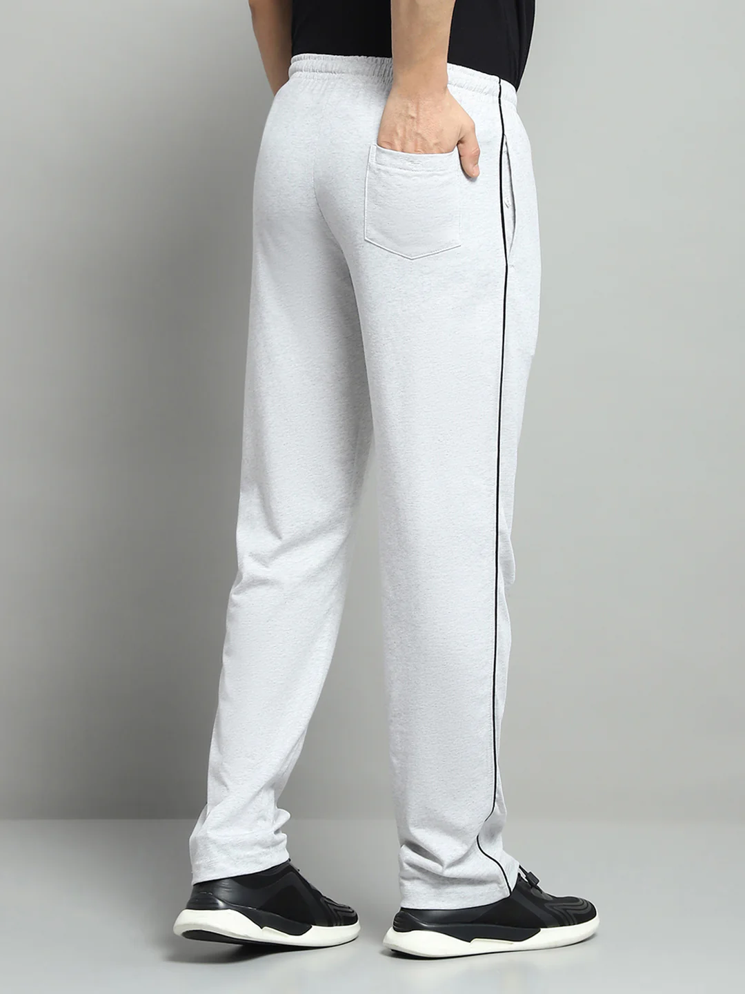 Men Off White Solid Regular Fit Lower - Image 5
