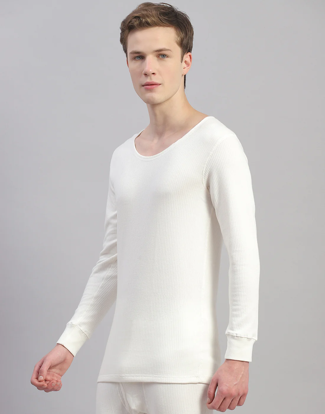 Men Off White Solid Round Neck Full Sleeve Thermal Vest - Image 3