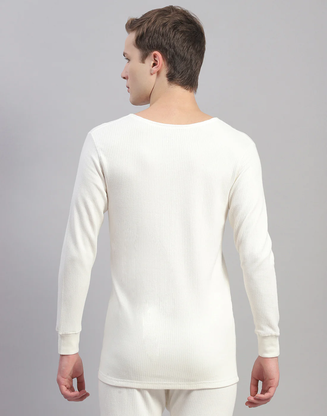 Men Off White Solid Round Neck Full Sleeve Thermal Vest - Image 5