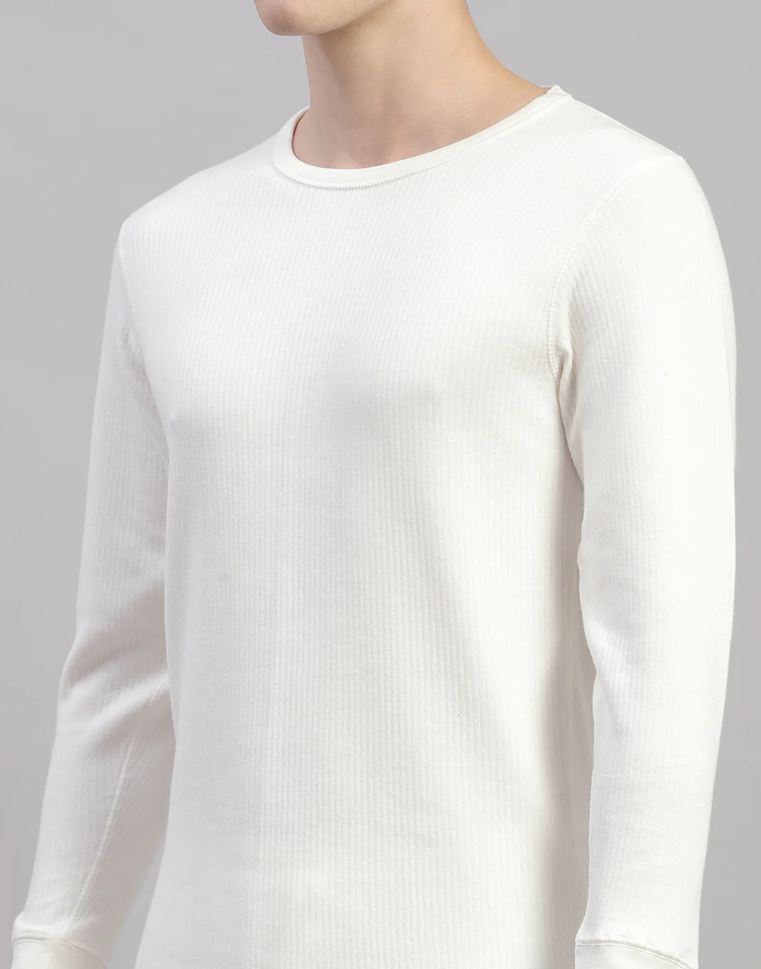 Men Off White Solid Round Neck Full Sleeve Thermal Vest - Image 7