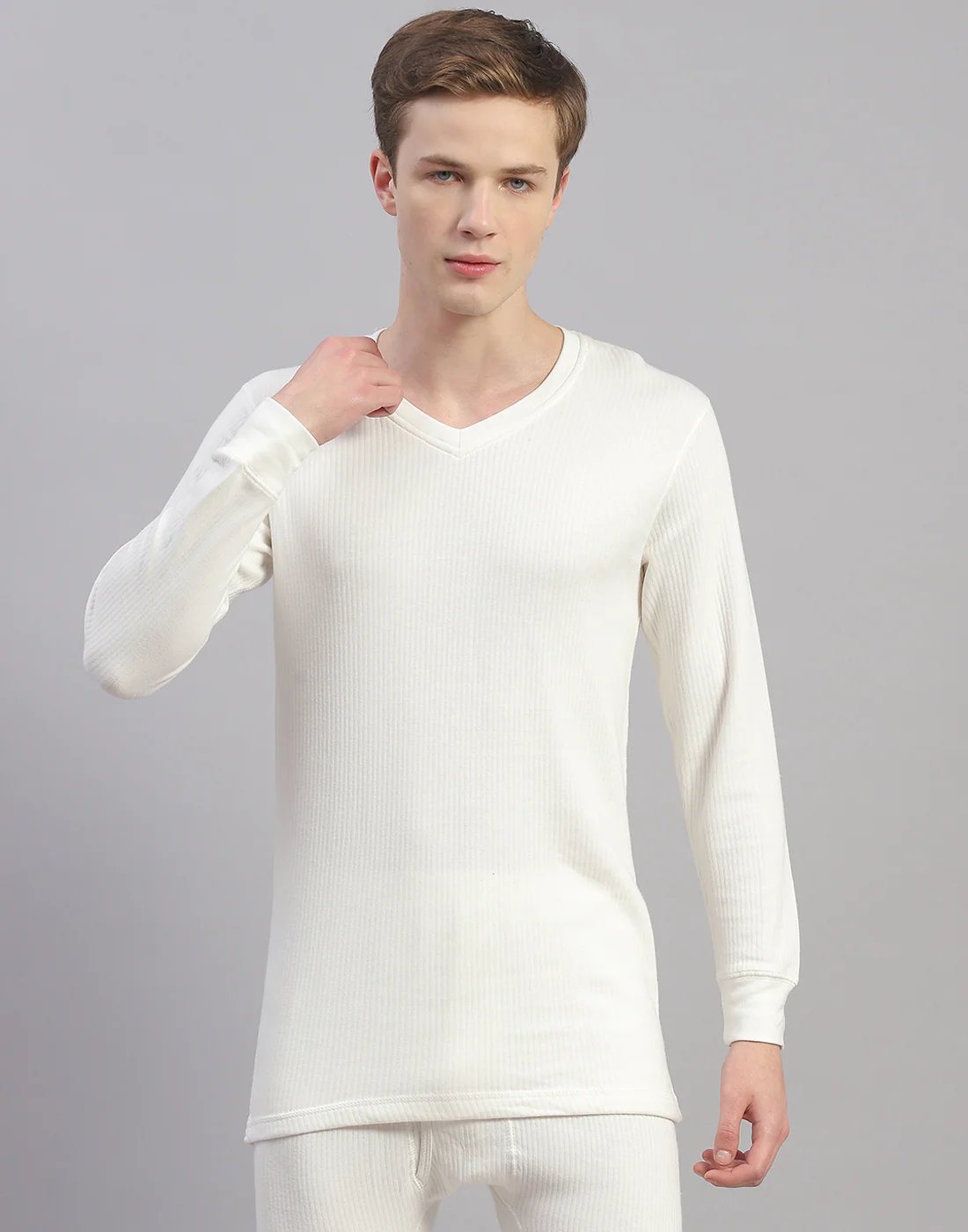 Men Off White Solid Round Neck Full Sleeve Thermal Vest - Image 2