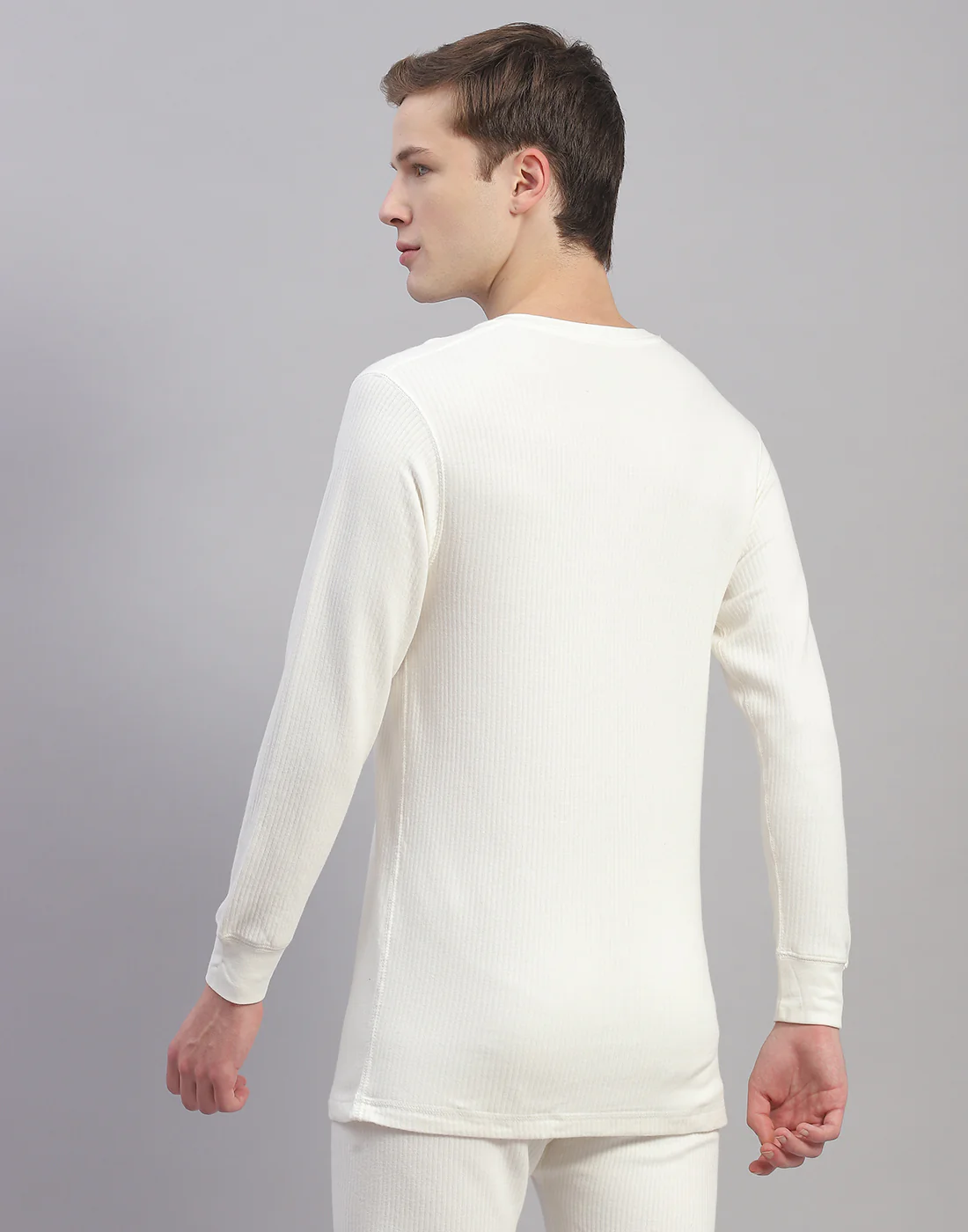 Men Off White Solid Round Neck Full Sleeve Thermal Vest - Image 5