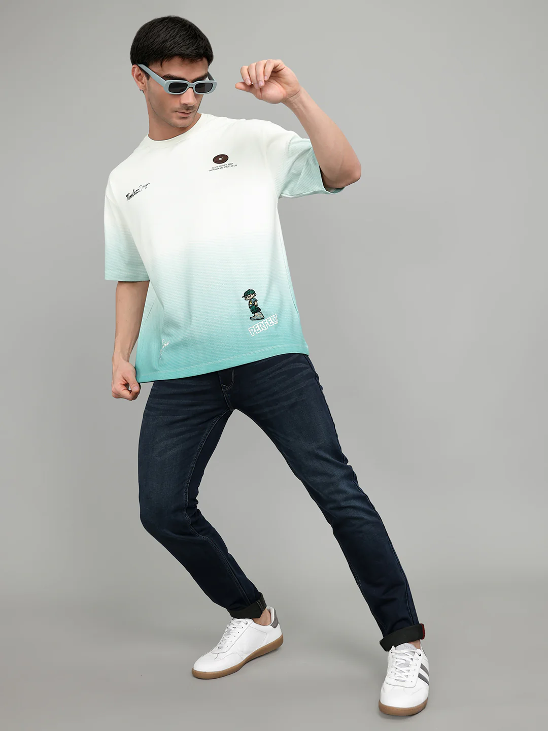 Men Off White Solid Round Neck Half Sleeve T-Shirt - Image 6