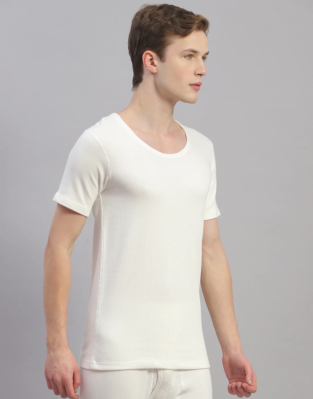 Men Off White Solid Round Neck Half Sleeve Thermal Vest - Image 4