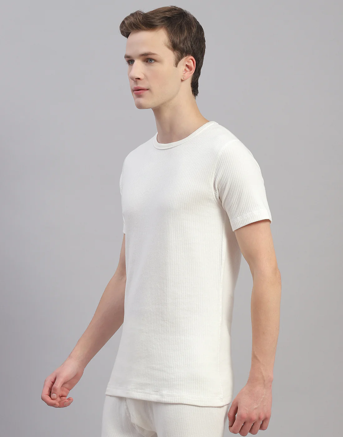 Men Off White Solid Round Neck Half Sleeve Thermal Vest - Image 3