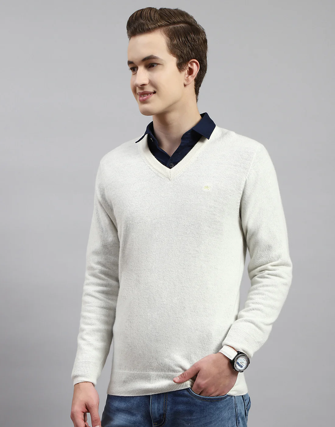 Men Off White Solid V Neck Full Sleeve Pullover - Image 3