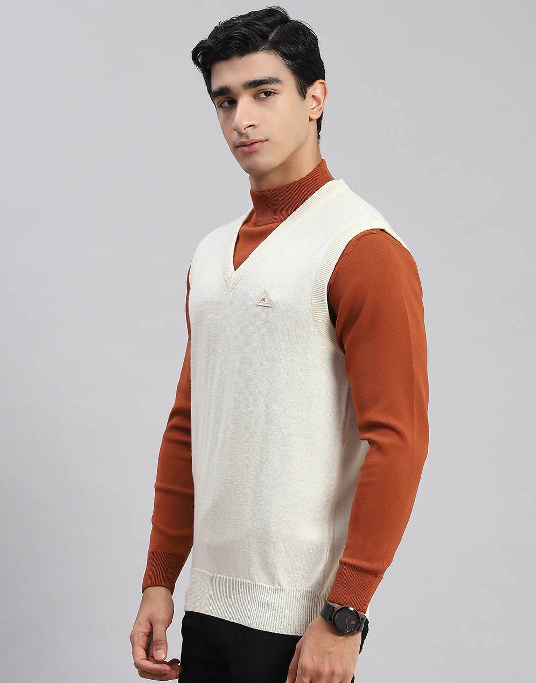 Men Off White Solid V Neck Sleeveless Sweaters/Pullovers - Image 2