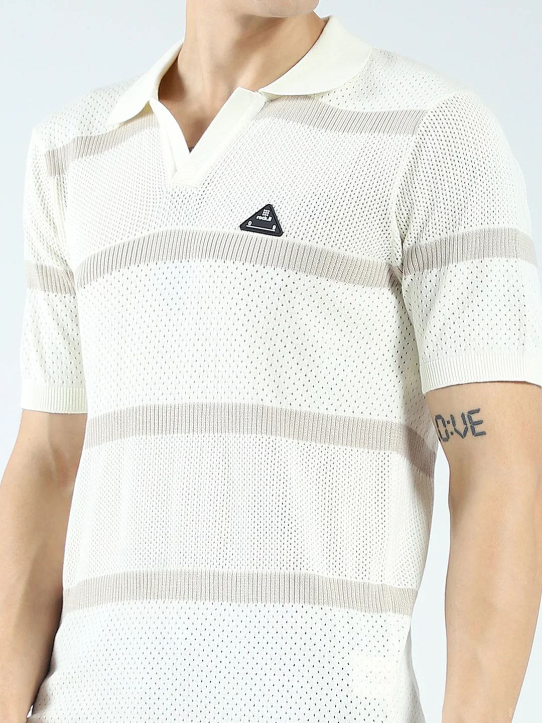 Rock.it Men Off White Stripe Collar Half Sleeve T-Shirt - Image 6