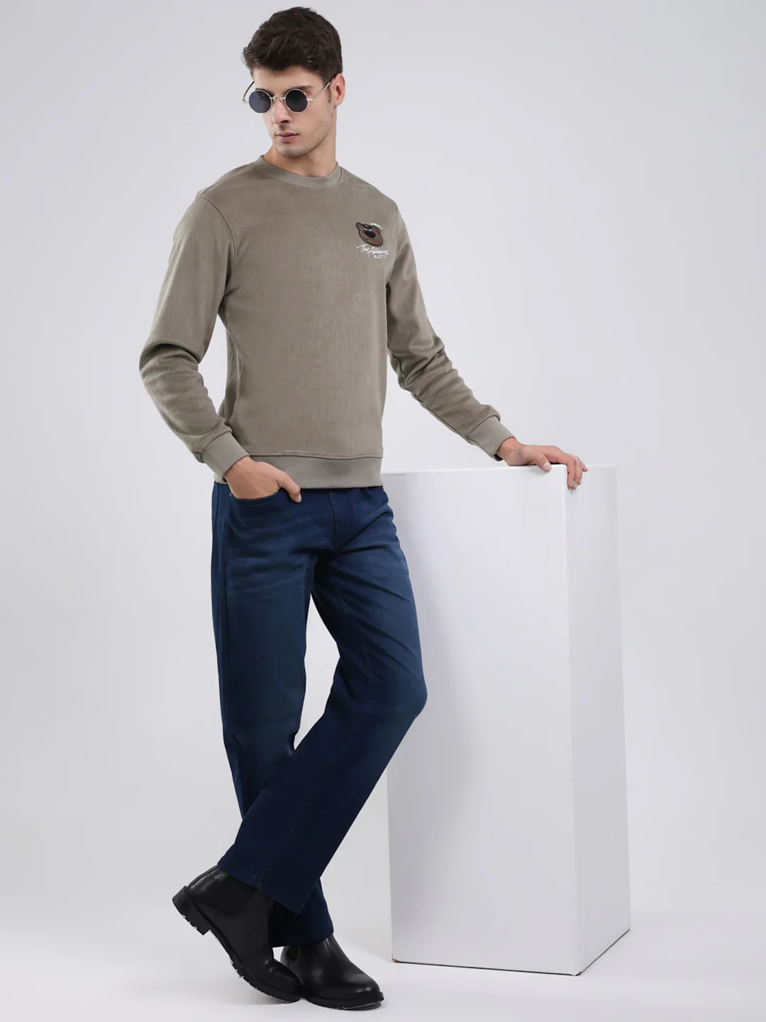Men Olive Printed Round Neck Full Sleeve Sweatshirt - Image 2