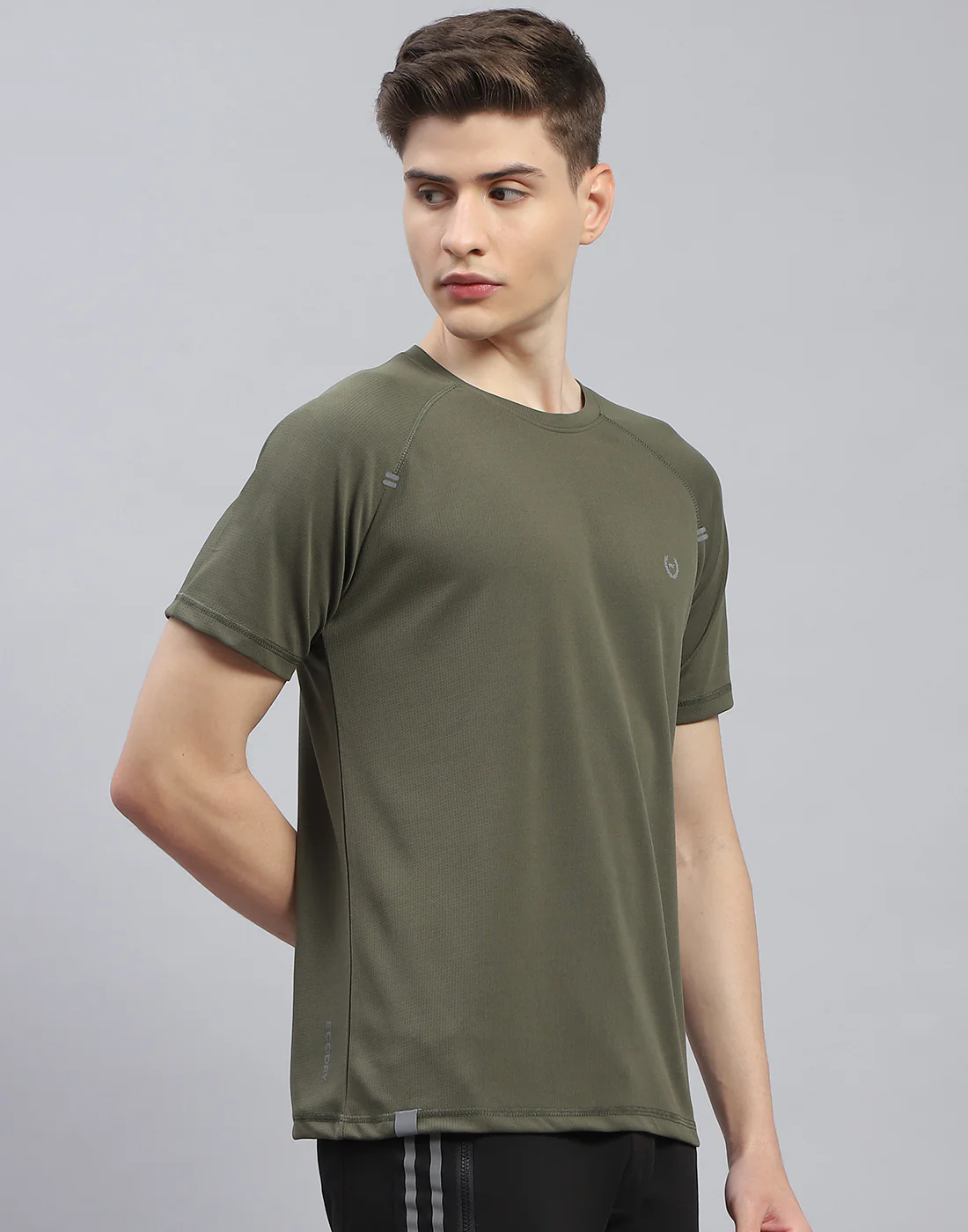 Men Olive Printed Round Neck Half Sleeve T-Shirt - Image 4