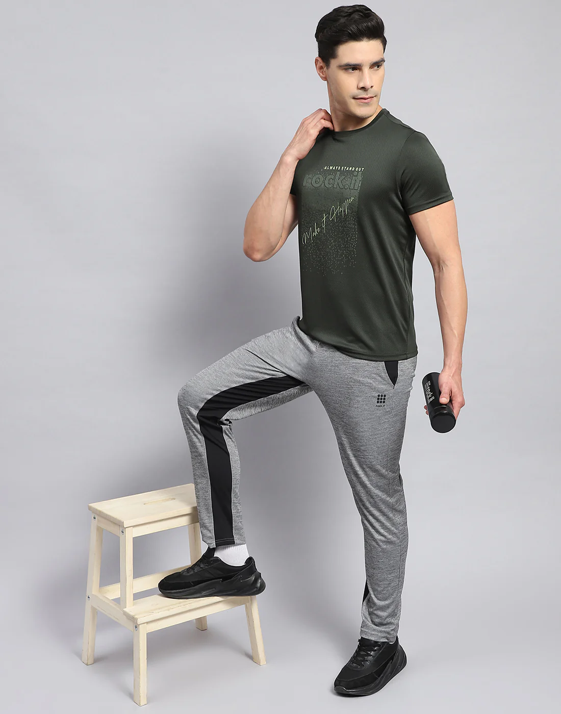 Rock.it Men Olive Self Design Round Neck Half Sleeve T-Shirt - Image 2