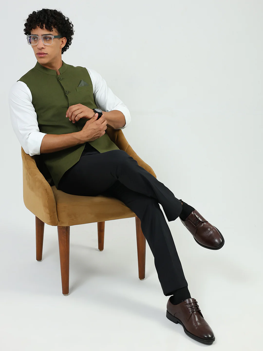 Men Olive Solid Band Neck Sleeveless Nehru Jacket - Image 2