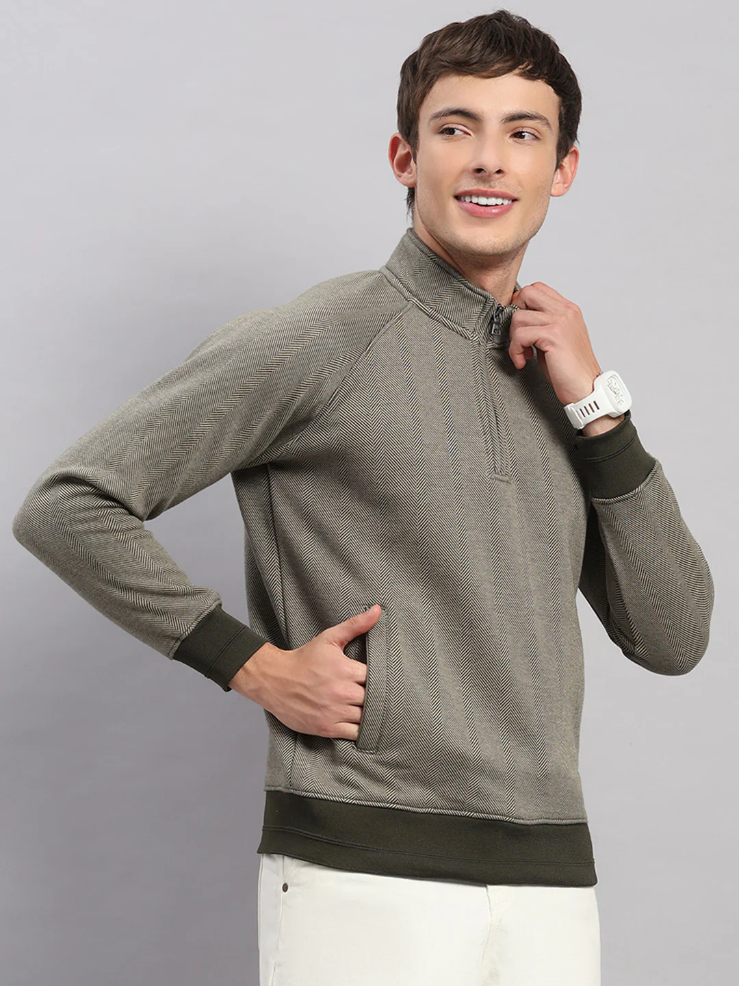 Men Olive Solid Collar Full Sleeve Sweatshirt - Image 4