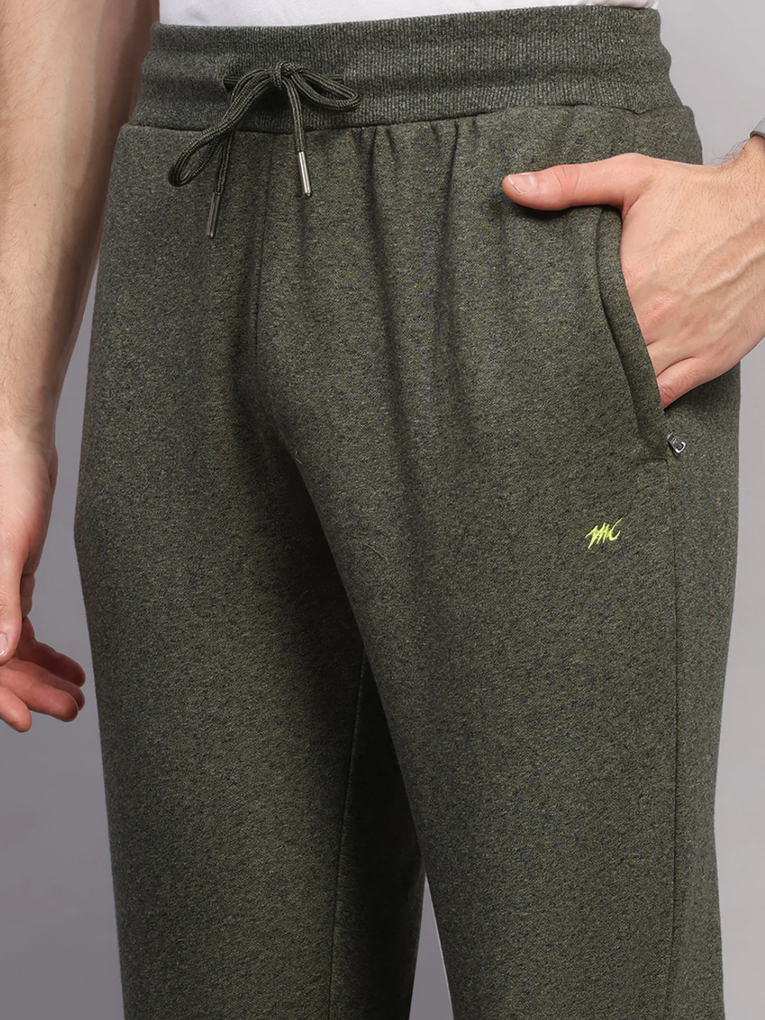 Men Olive Solid Collar Full Sleeve Winter Tracksuit - Image 8