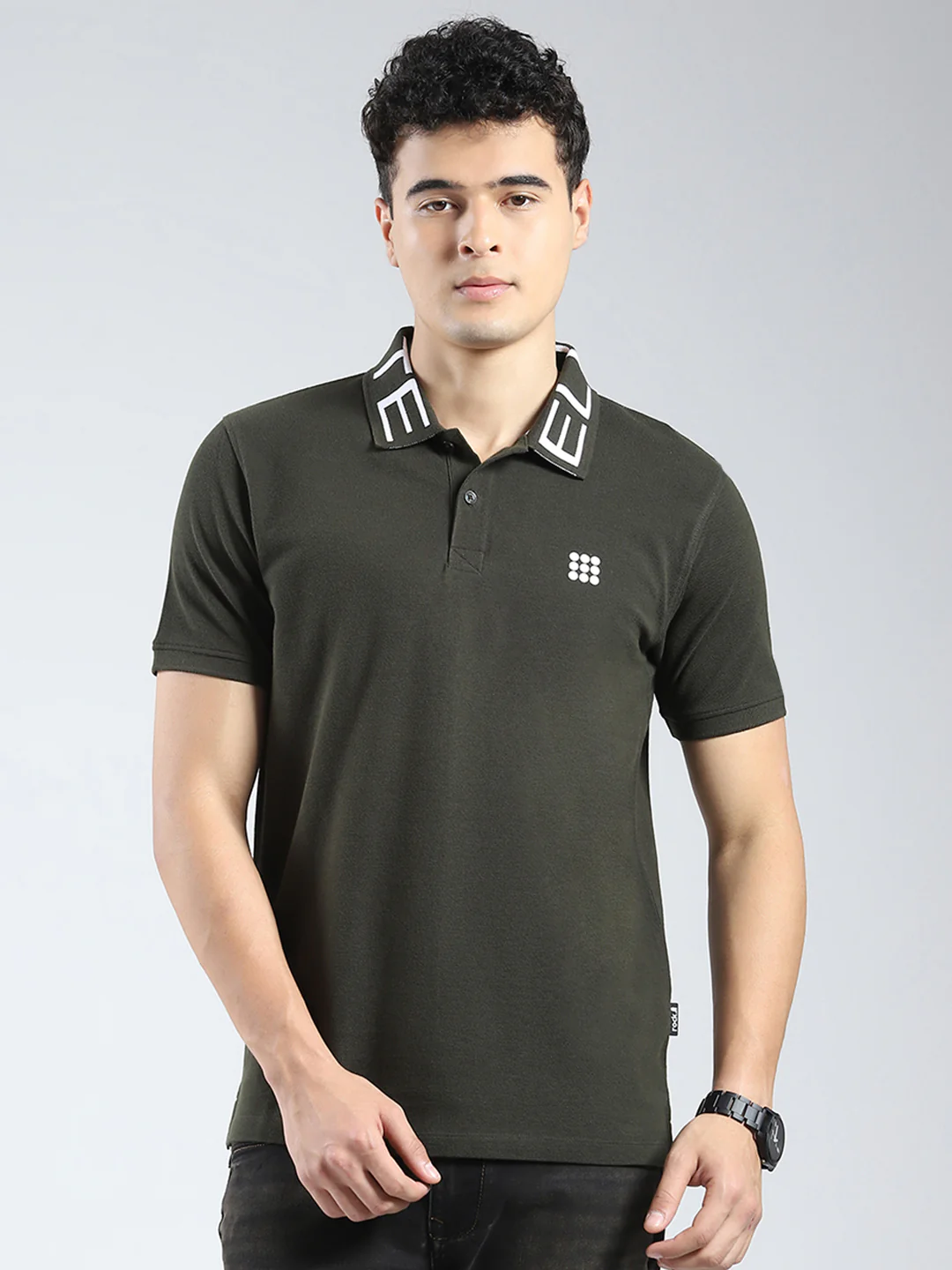 Rock.it Men Olive Solid Collar Half Sleeve T-Shirt