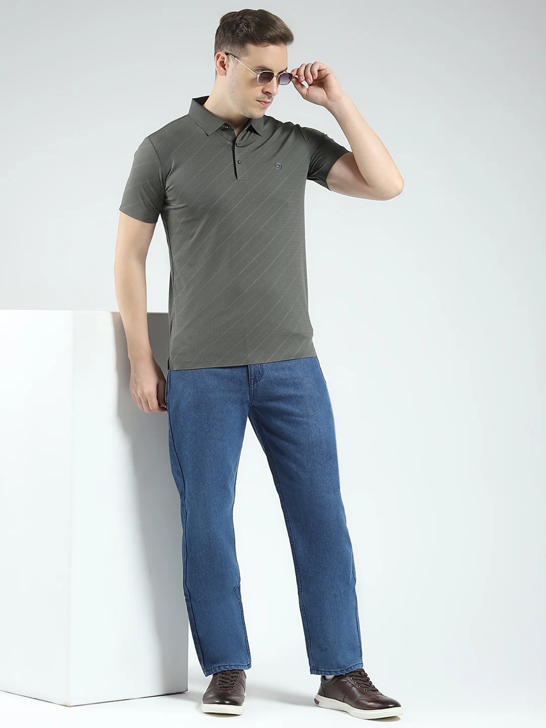 Men Olive Solid Collar Half Sleeve T-Shirt - Image 2