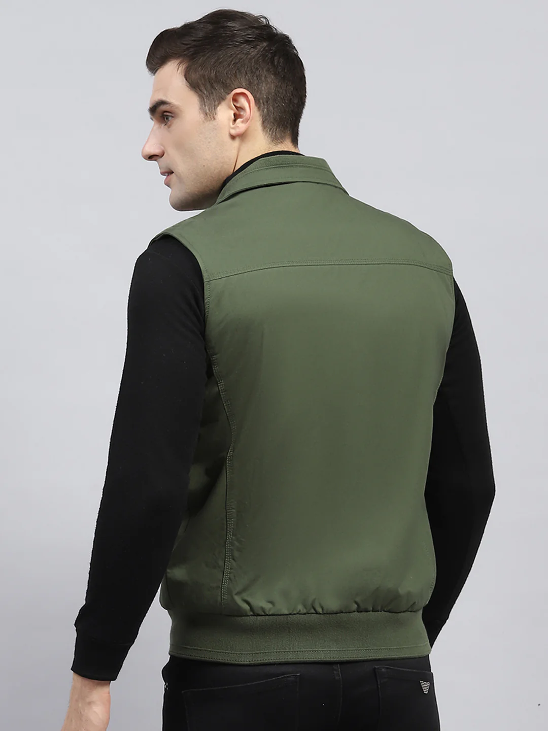 Men Olive Solid Collar Sleeveless Jacket - Image 5