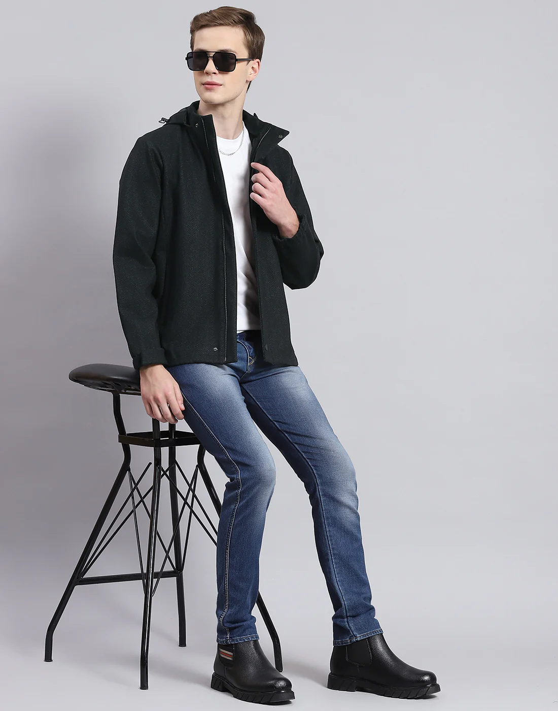 Men Olive Solid Hooded Full Sleeve Jacket - Image 2