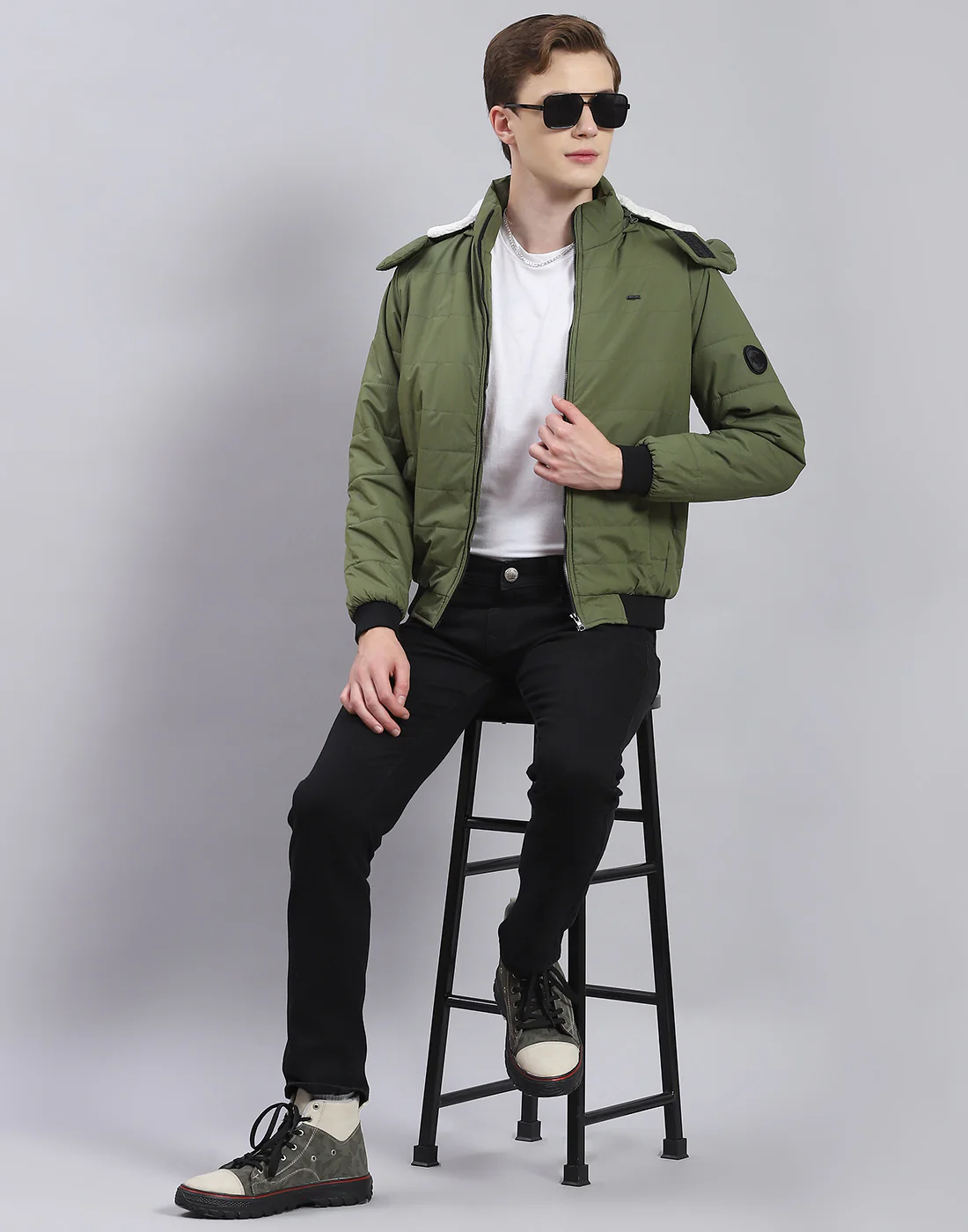 Men Olive Solid Hooded Full Sleeve Jacket - Image 3