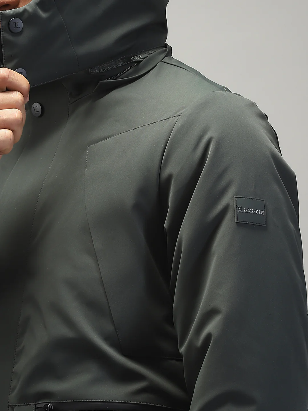 Men Olive Solid Hooded Full Sleeve Jacket - Image 9