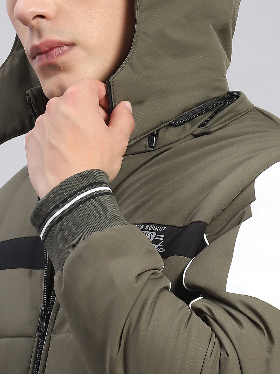 Men Olive Solid Hooded Full Sleeve Jackets - Image 9
