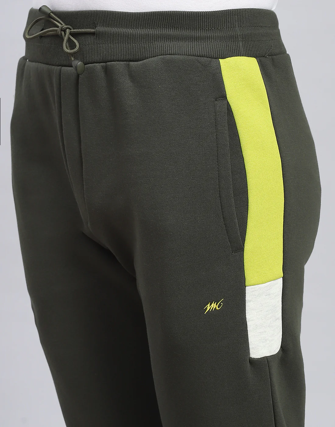 Men Olive Solid Hooded Full Sleeve Tracksuit - Image 8