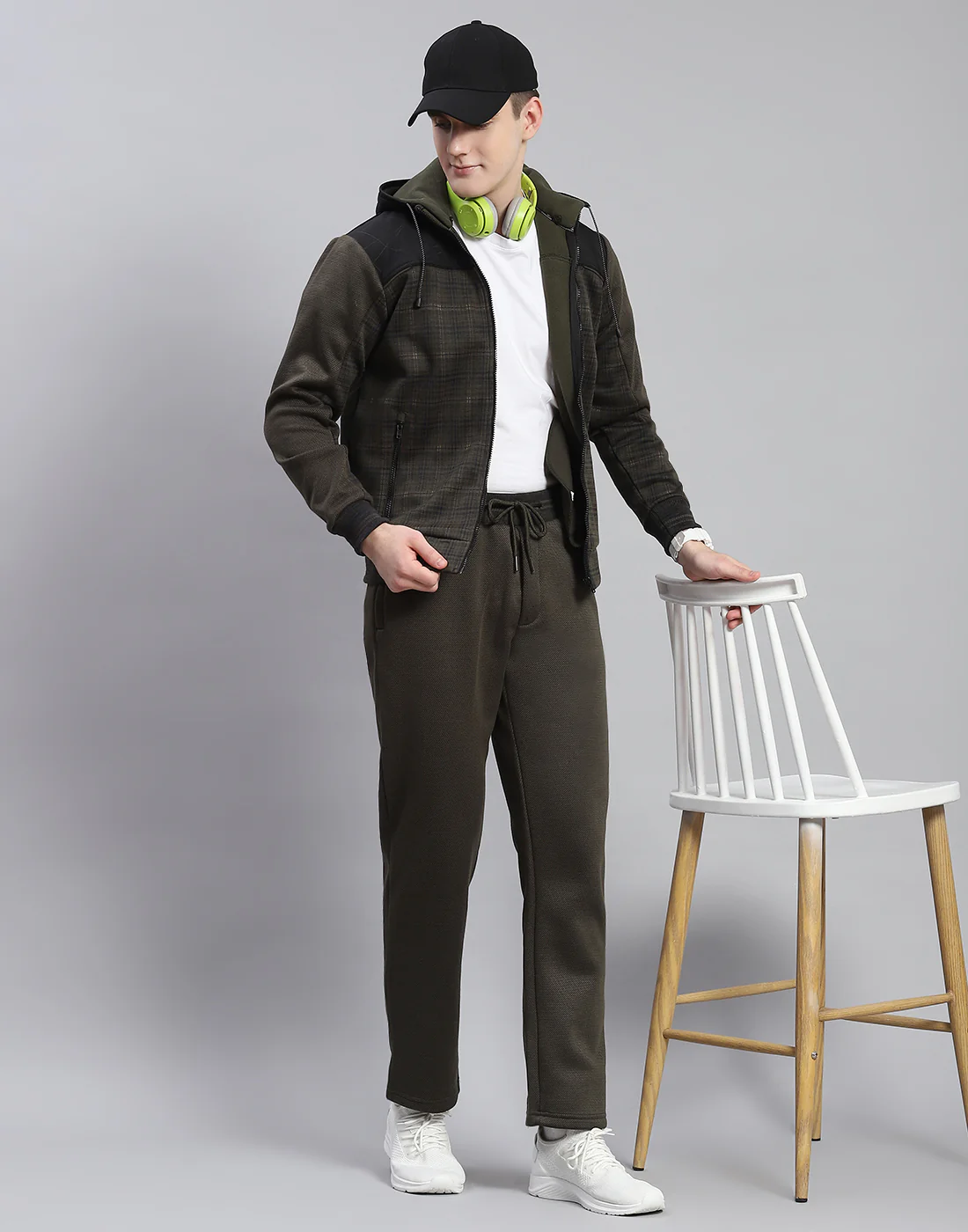Men Olive Solid Hooded Full Sleeve Tracksuit - Image 2